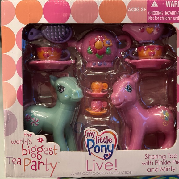 MY LITTLE PONY WORLD'S BIGGEST TEA PARTY LIVE 2007 COLLECTABLE - Picture 1 of 3